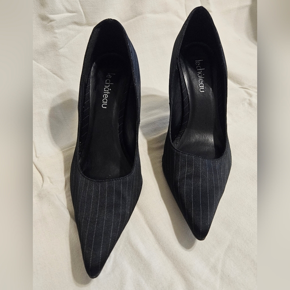Le Chateau pinstripe 3 1/2" stiletto pump Size 7 - Picture 7 of 9